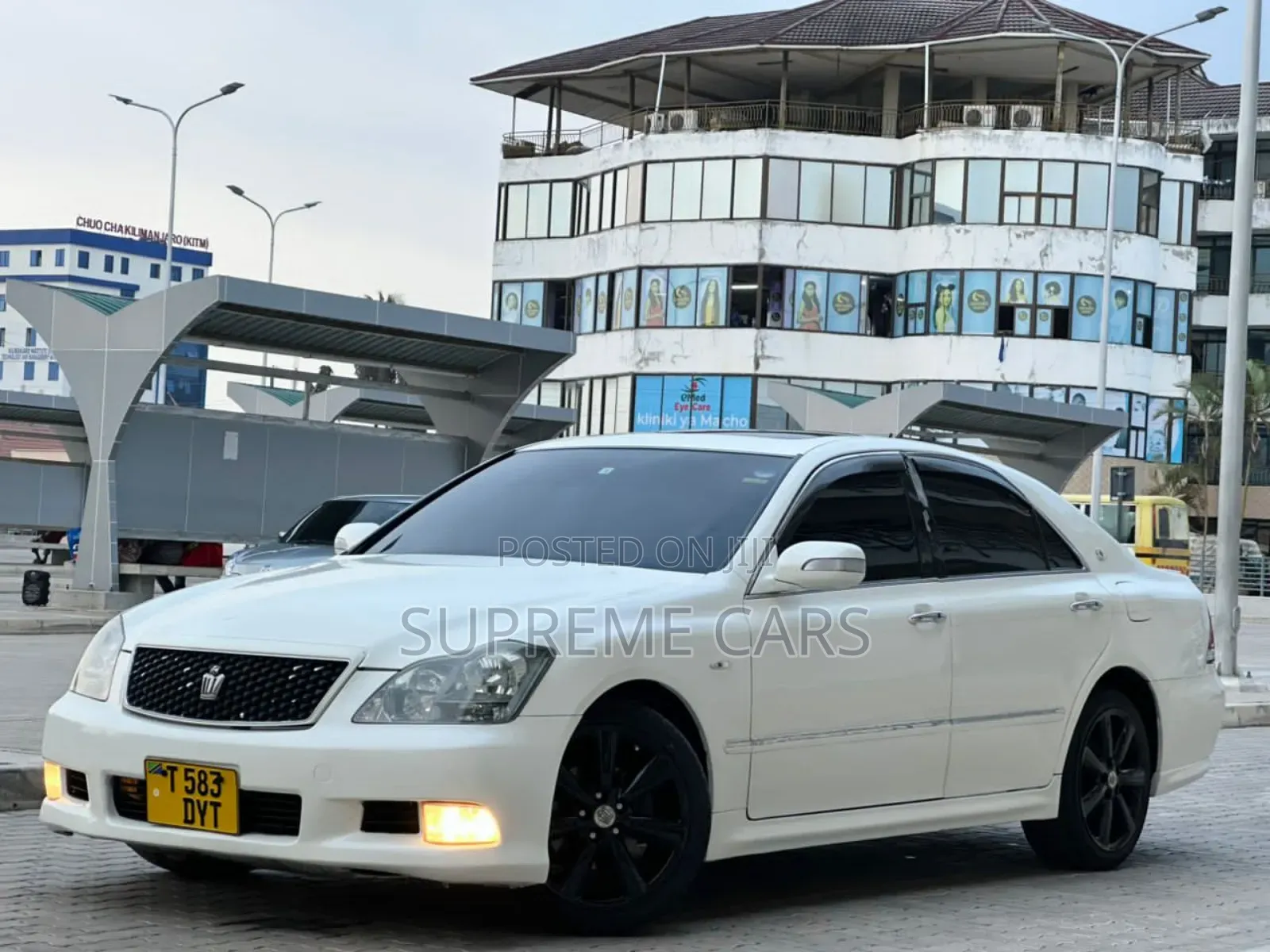 Toyota Crown 2006 White