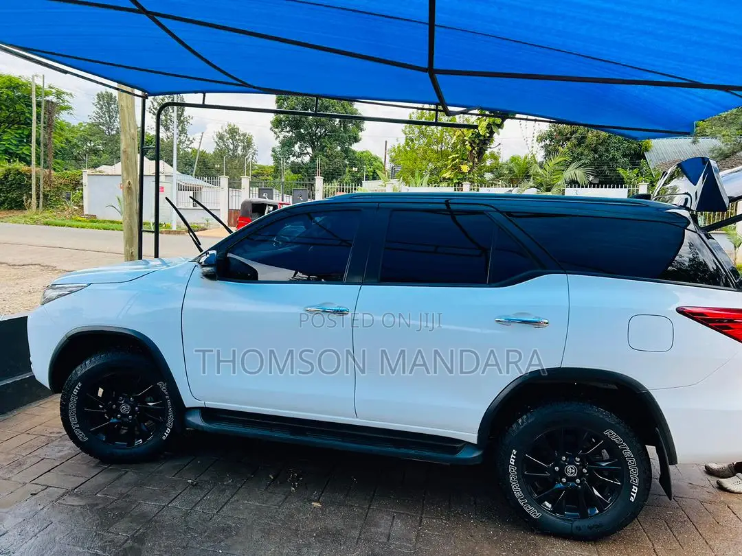Toyota Fortuner 2023 White