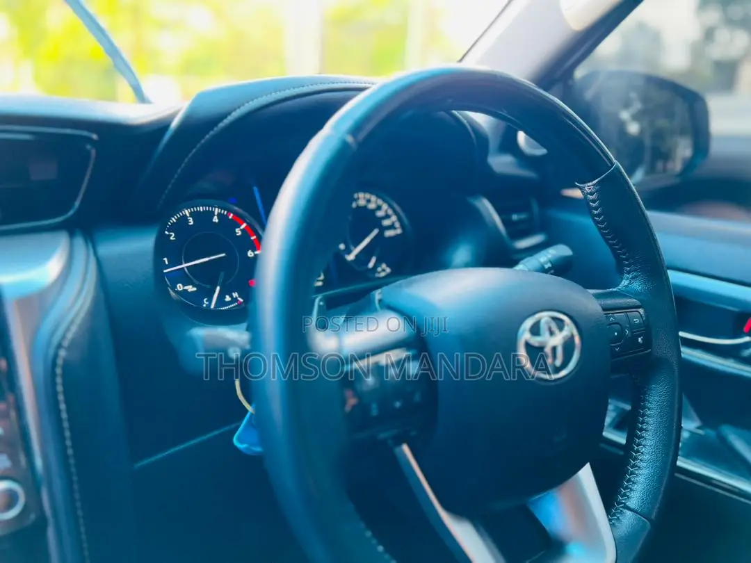 Toyota Fortuner 2023 White