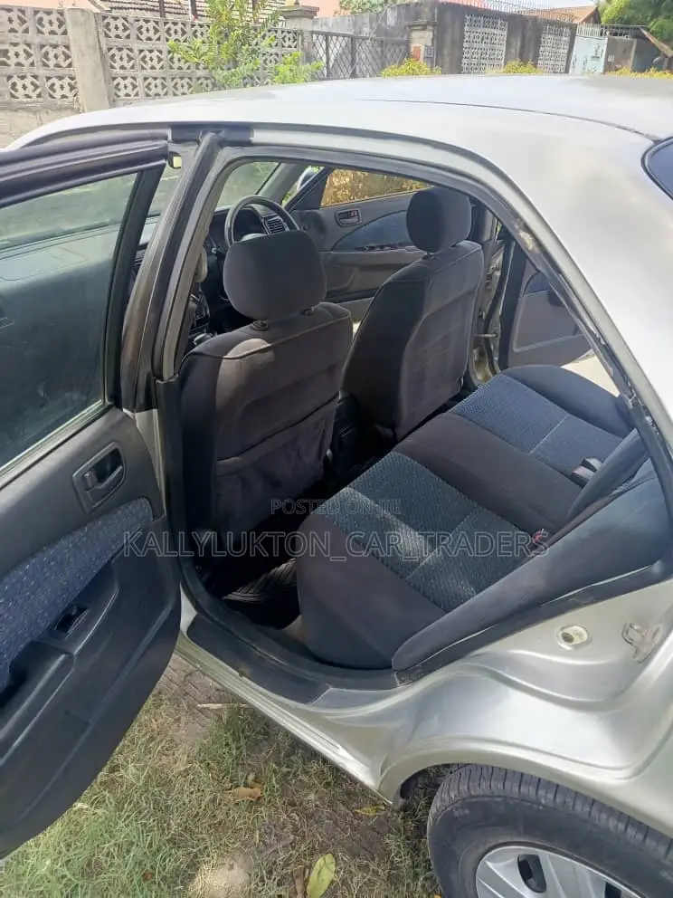 Toyota Carina 2001 Silver