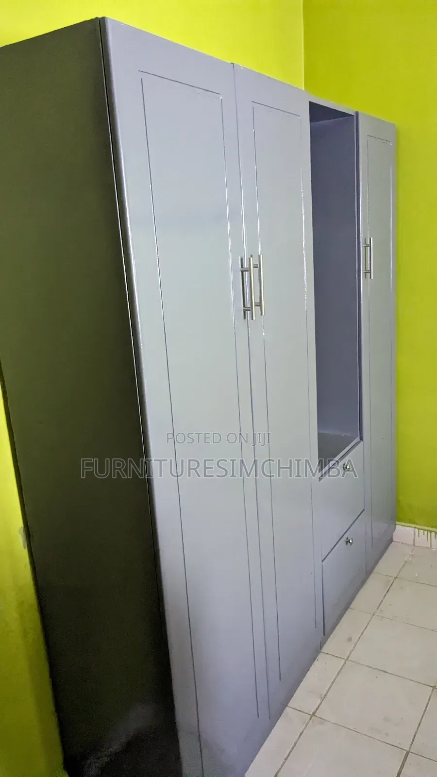 Kabati Za Nguo Milango Minne