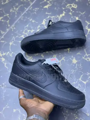 Raba Nyeusi Za Airforce Mpya Kabisa