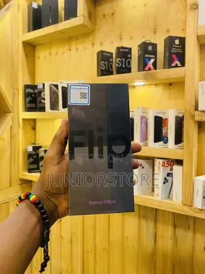 New Samsung Galaxy Z Flip4 128 GB Black