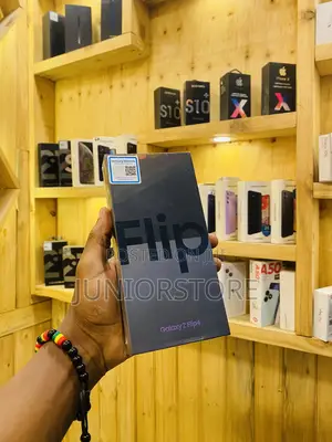 New Samsung Galaxy Z Flip4 128 GB Black