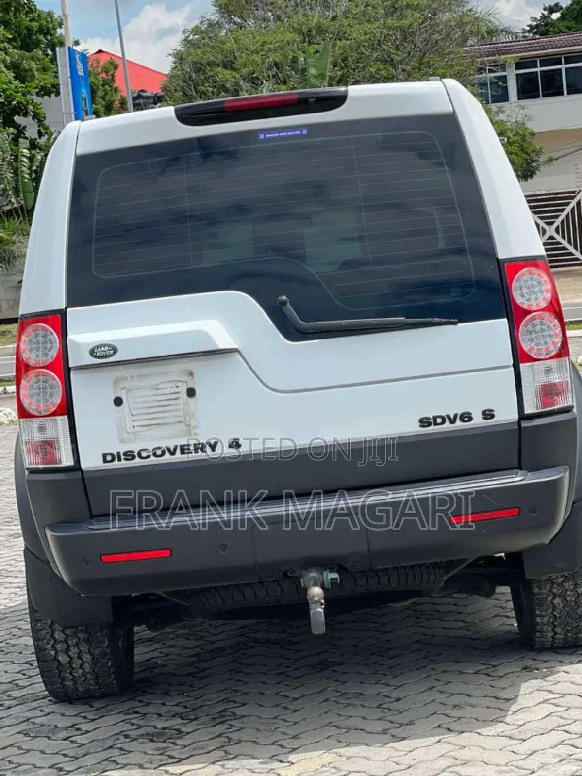 Land Rover Discovery 2013 White