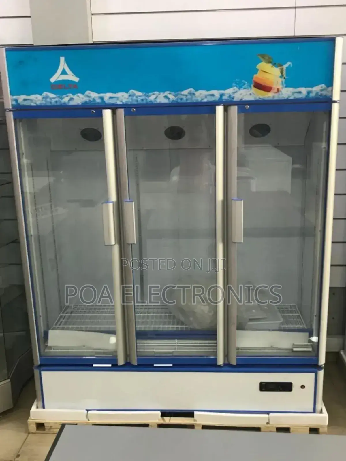 Showcase Fridge