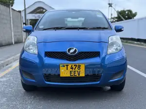 Toyota Vitz 2009 Blue