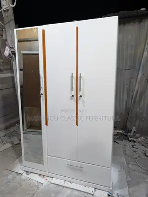 Kabati La Nguo Milango Mitatu