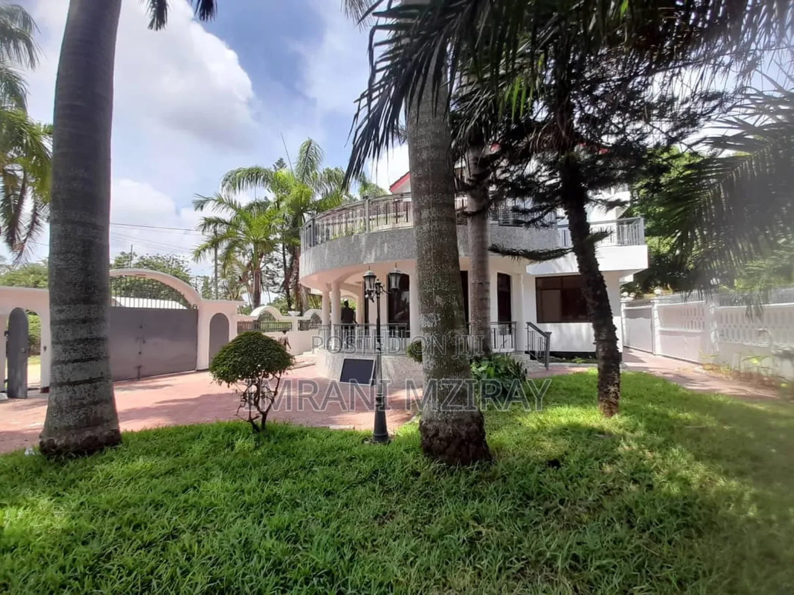 4bdrm Bungalow in Upanga East for rent