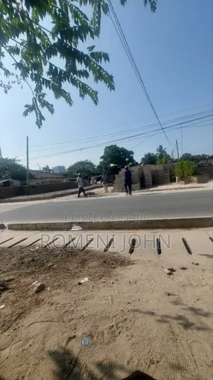 Eneo La Kibiashara Linauzwa Milioni 350 Kinondoni Victoria.