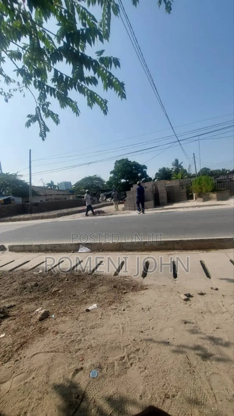 Eneo La Kibiashara Linauzwa Milioni 350 Kinondoni Victoria.