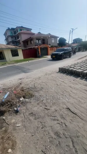 Eneo La Kibiashara Linauzwa Milioni 350 Kinondoni Victoria.