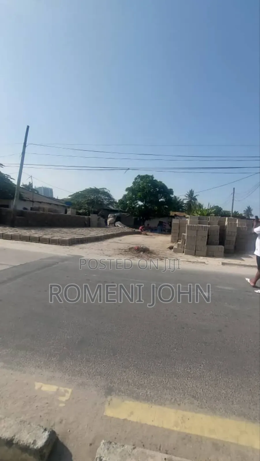 Eneo La Kibiashara Linauzwa Milioni 350 Kinondoni Victoria.