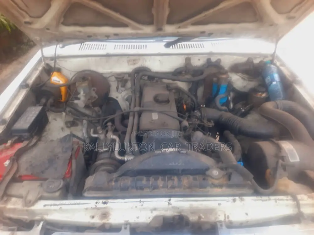 Toyota Hilux 2.5 Cab 2005 White