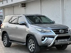 Toyota Fortuner 2.8 D AWD 2017 Gray