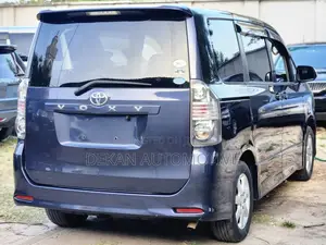 Toyota Voxy 2008 Blue