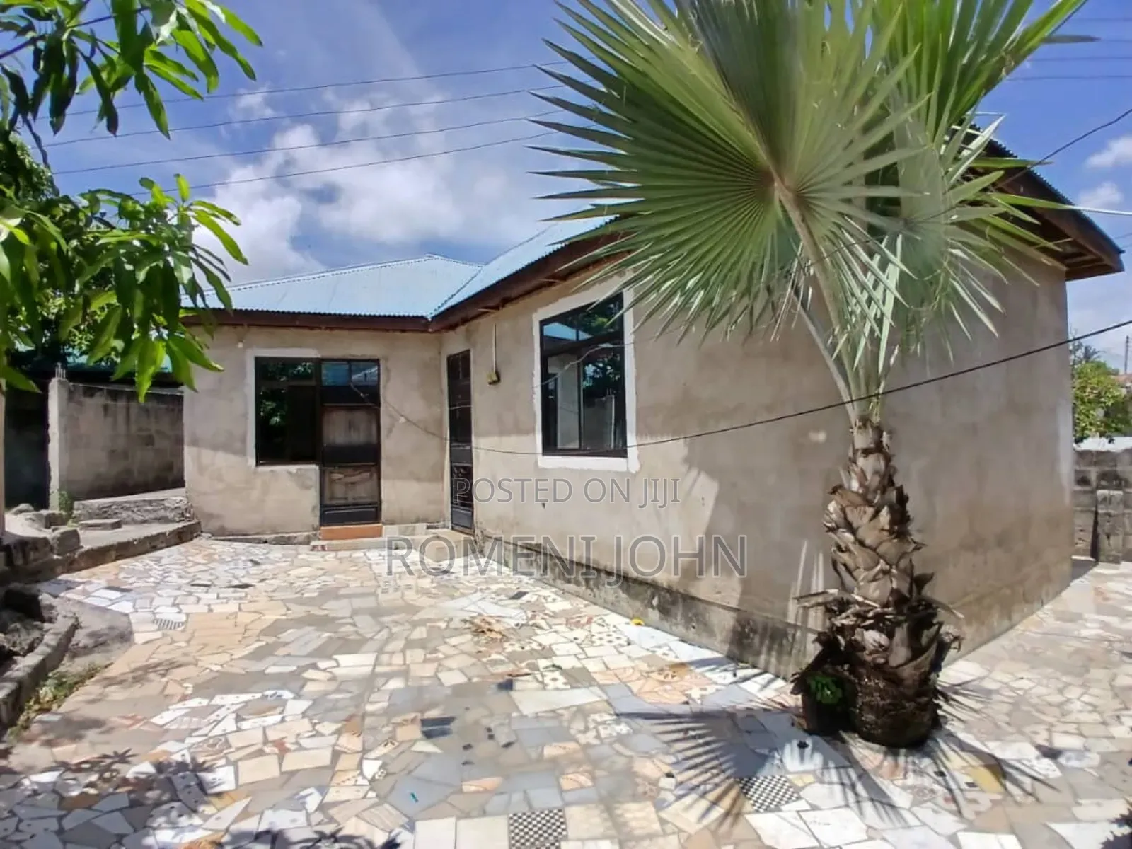 8bdrm Apartment in Tanzania Daresalaam, Ilala for sale