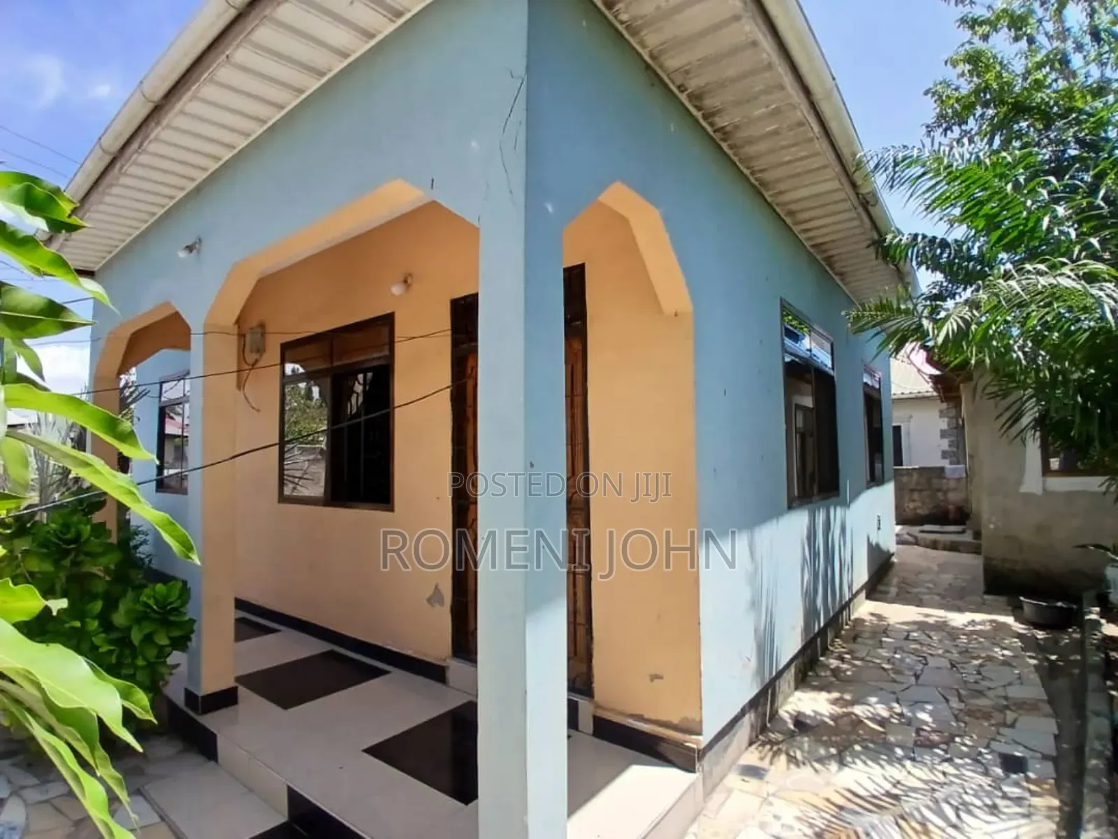 8bdrm Apartment in Tanzania Daresalaam, Ilala for sale