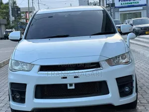 Mitsubishi Outlander 2011 White