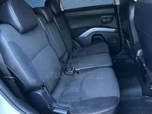 Mitsubishi Outlander 2011 White