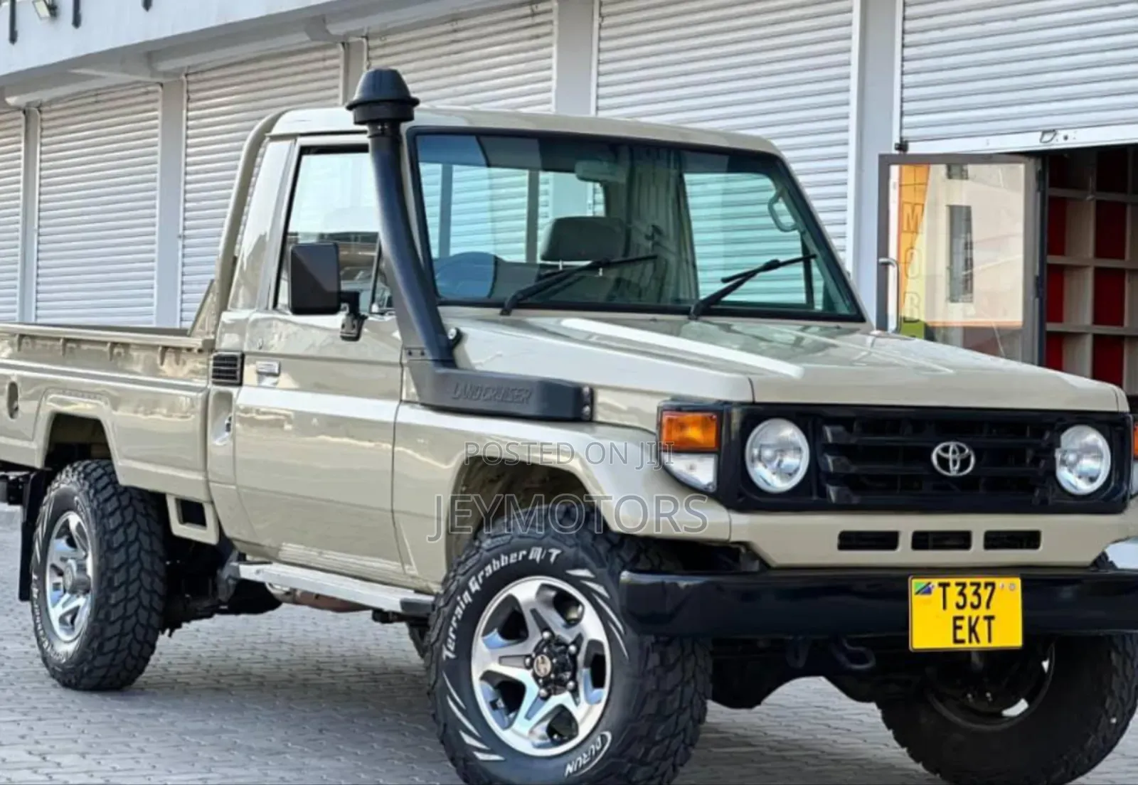 Toyota Land Cruiser 2003 Gold