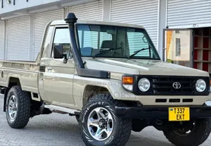 Toyota Land Cruiser 2003 Gold