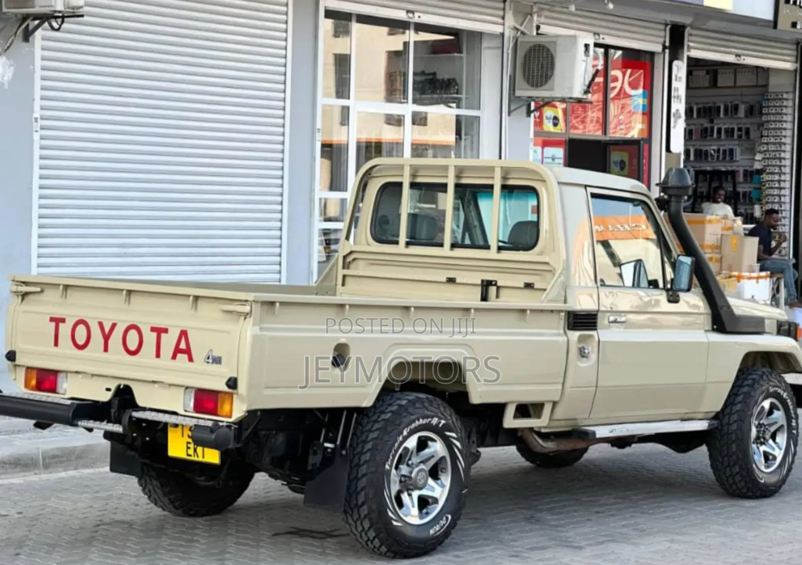 Toyota Land Cruiser 2003 Gold