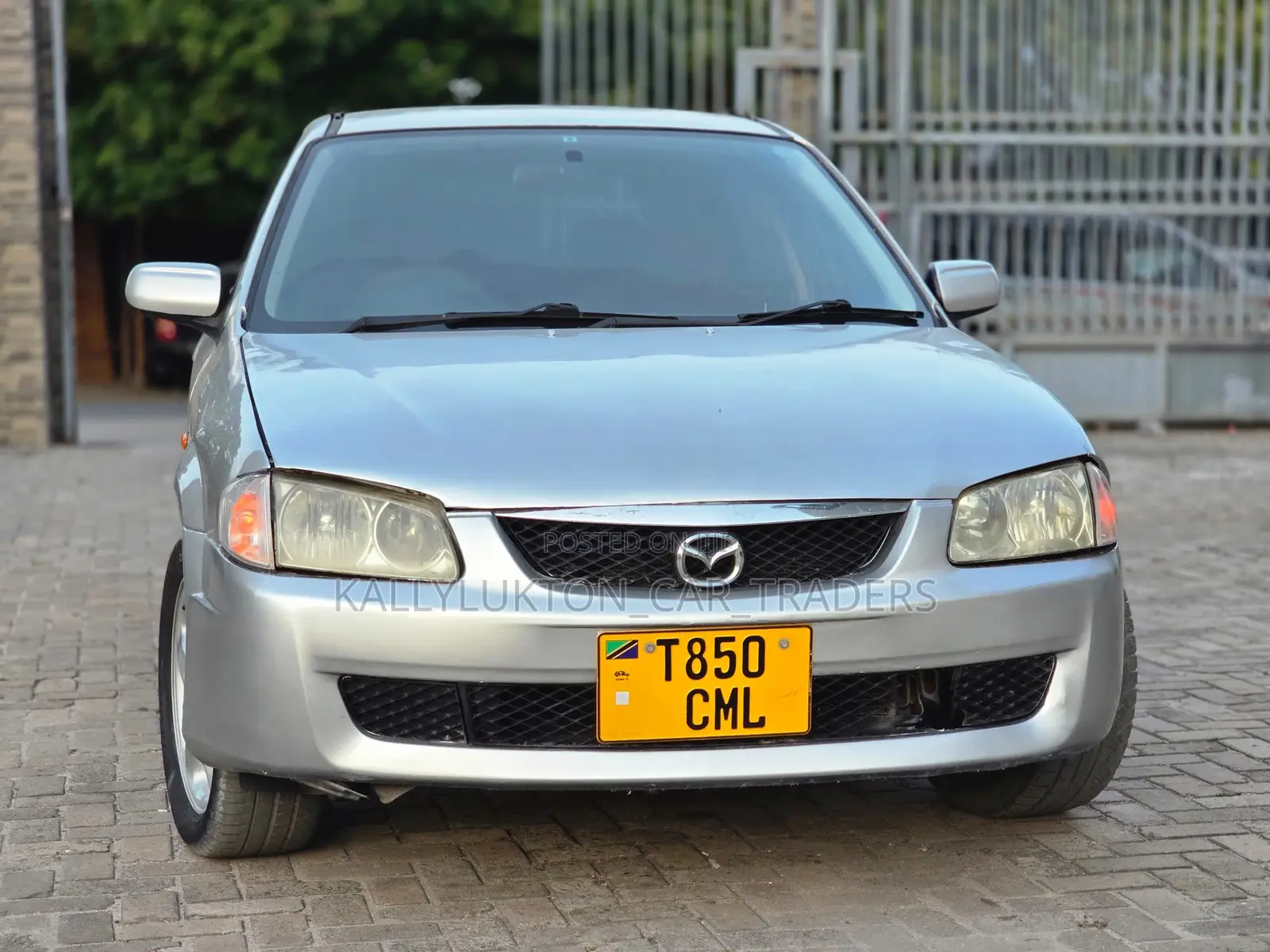 Mazda Familia 2000 Silver