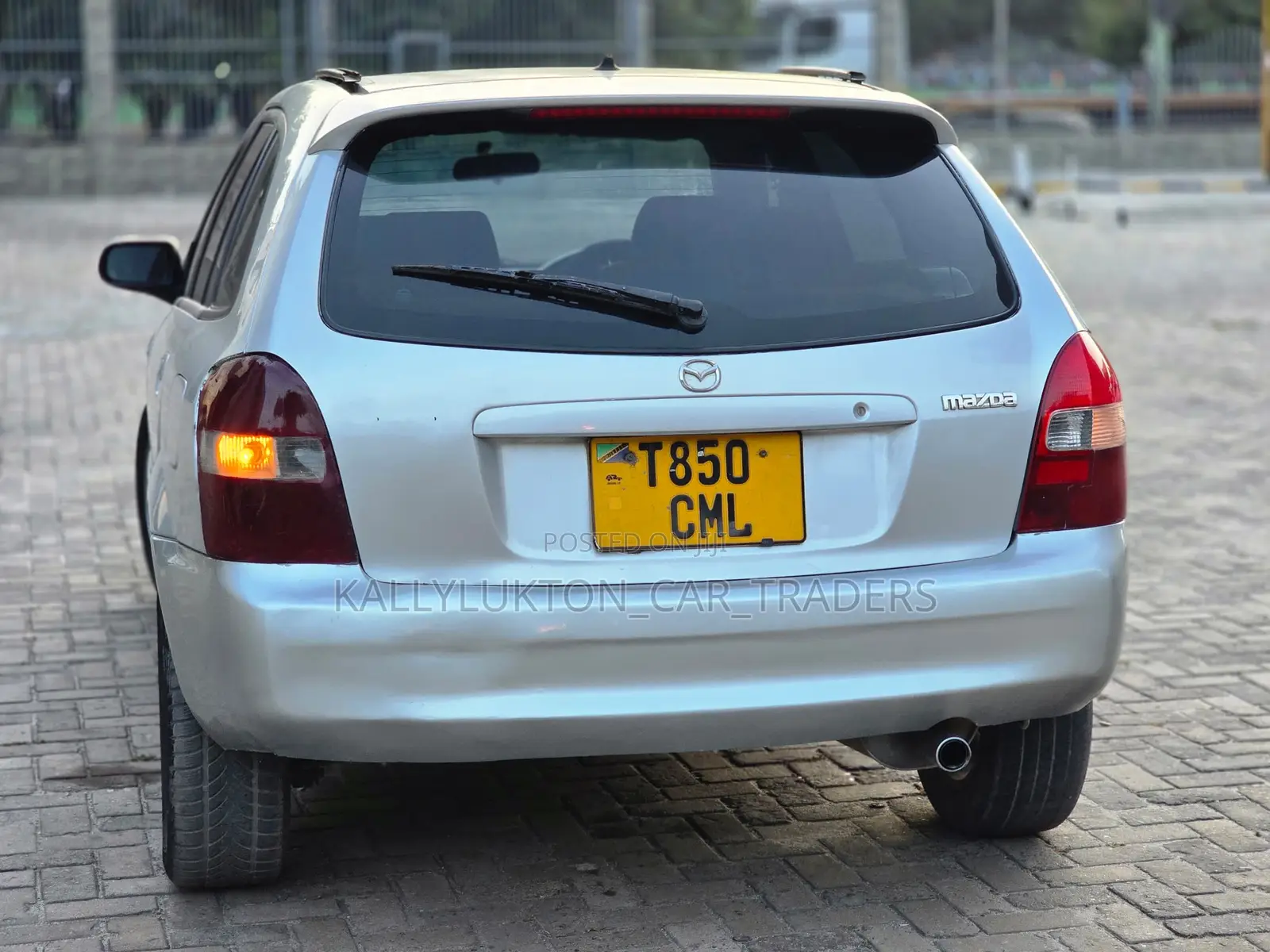 Mazda Familia 2000 Silver