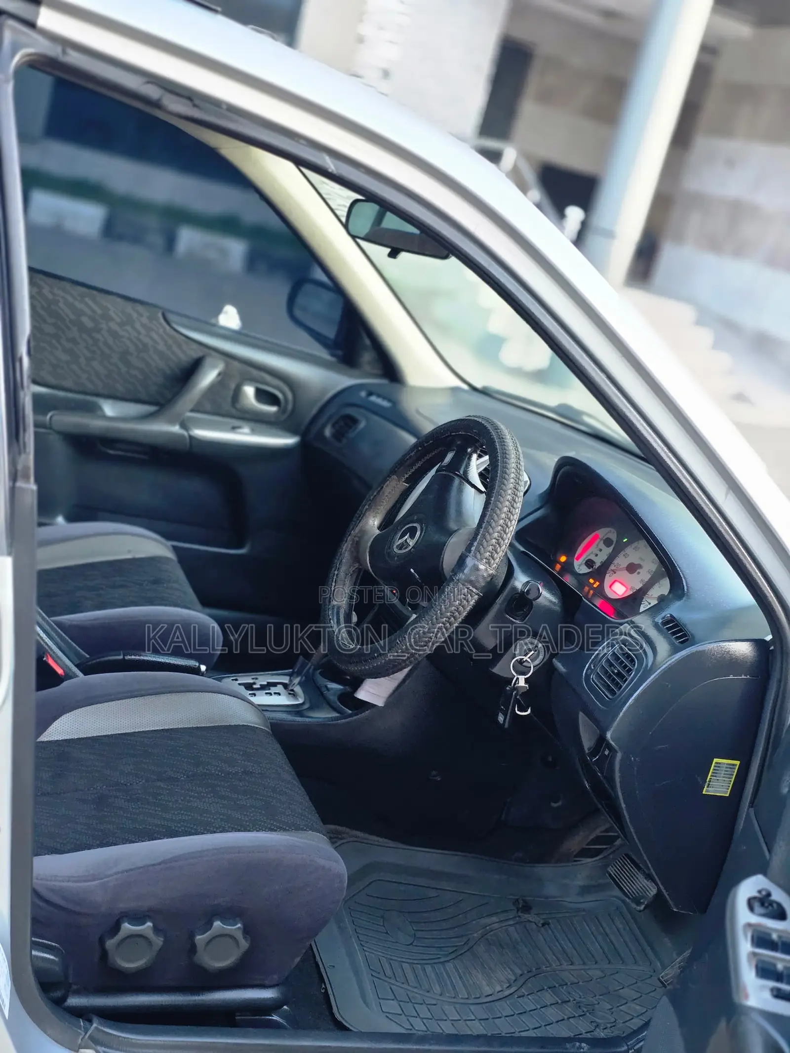 Mazda Familia 2000 Silver