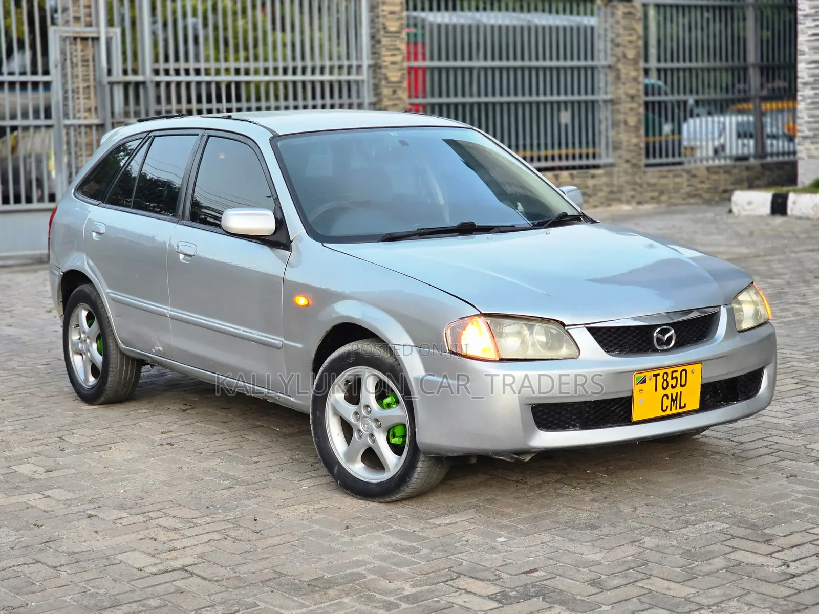 Mazda Familia 2000 Silver