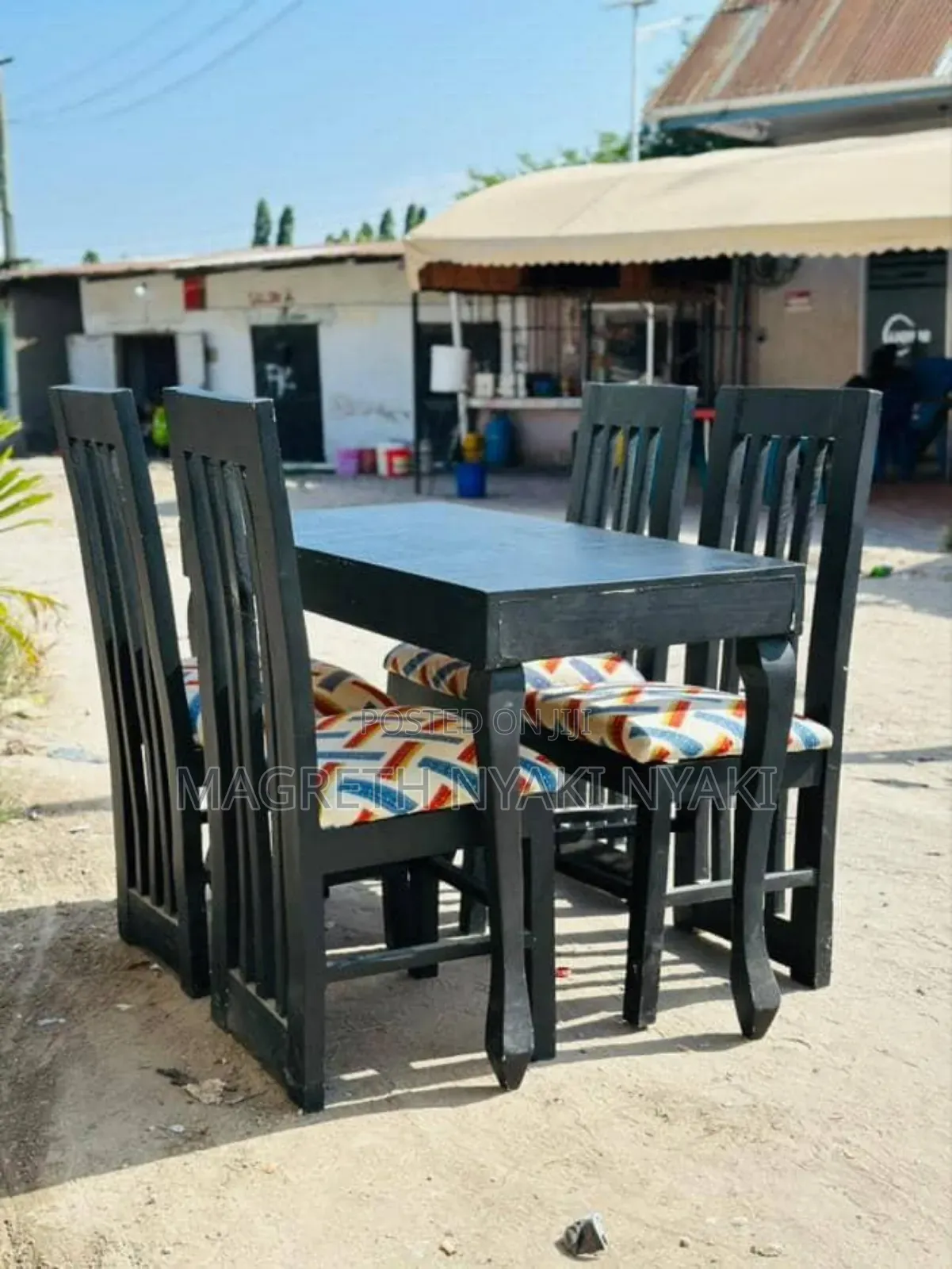 Dinning Table Ya Viti Vinne
