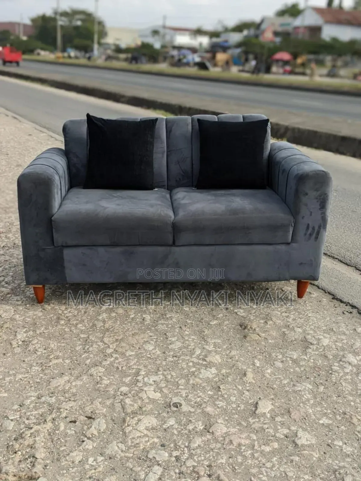 Sofa La Watu Wawili Springs and Fiber