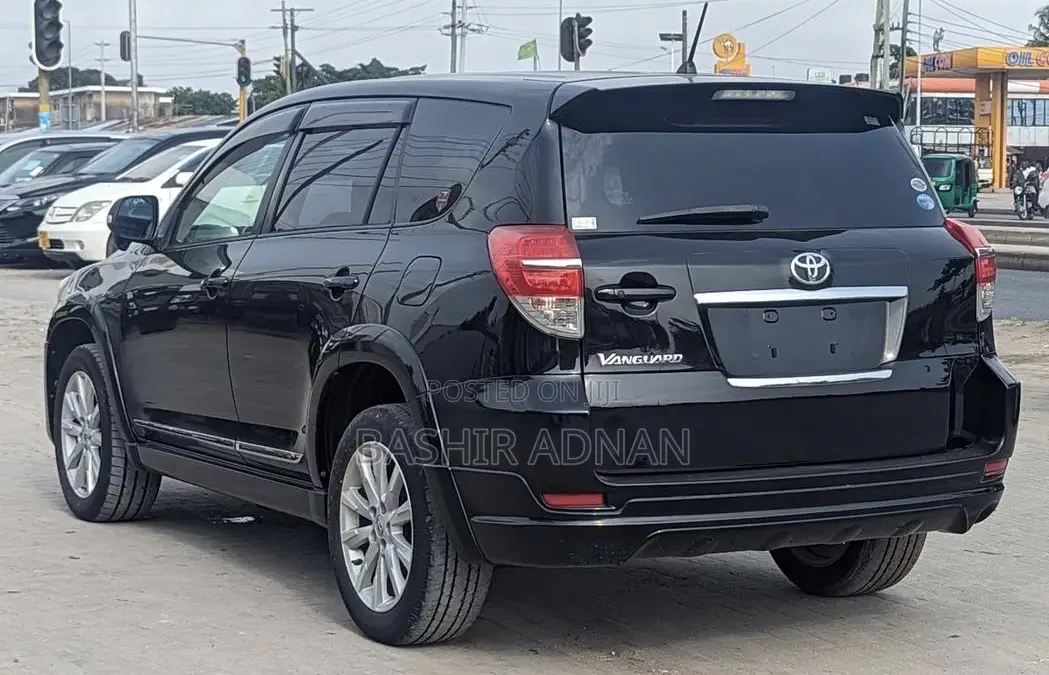 Toyota Vanguard 2010 Black