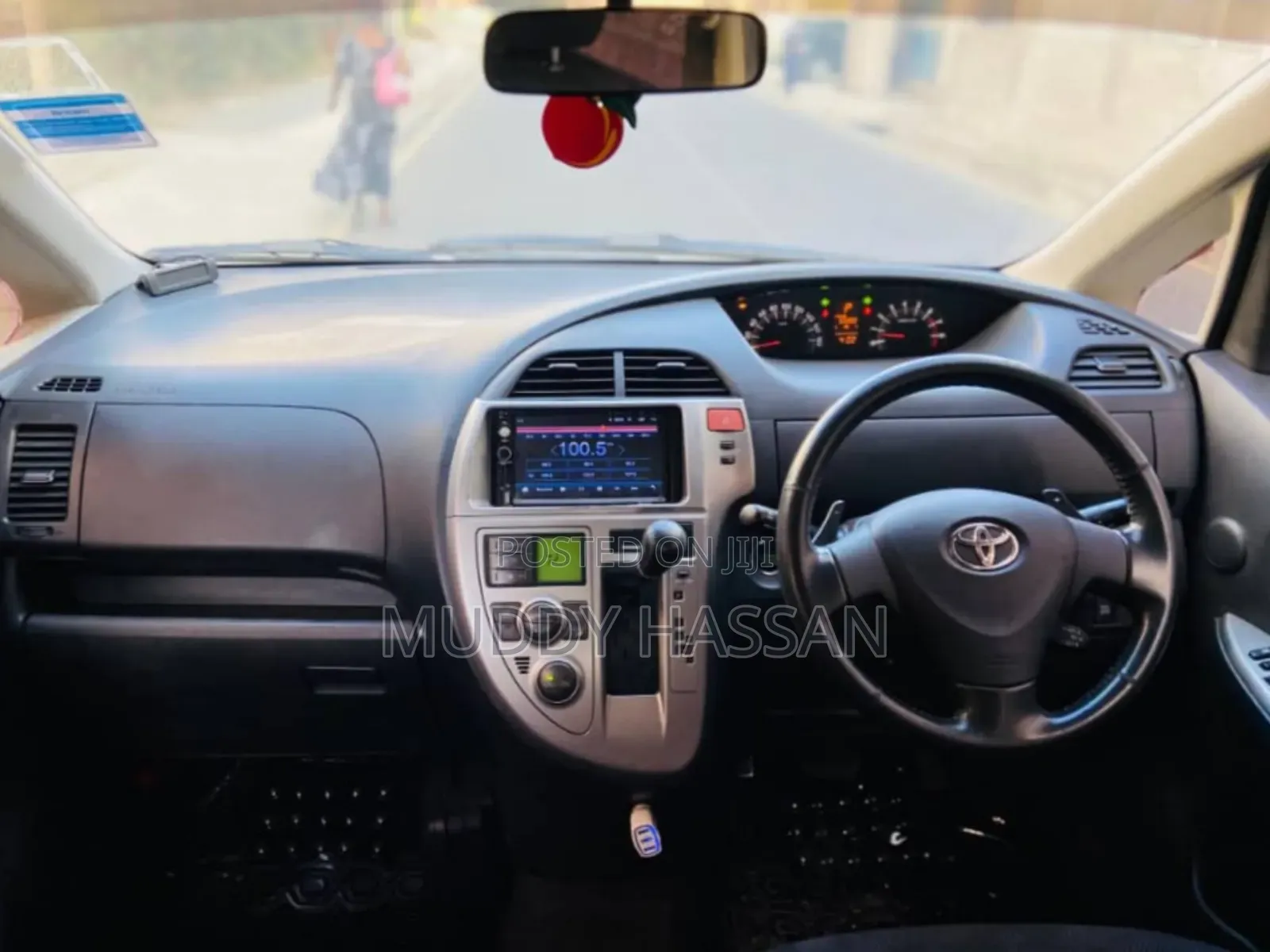 Toyota Ractis 2006 Silver