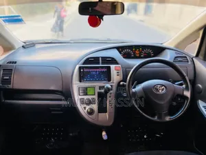 Toyota Ractis 2006 Silver