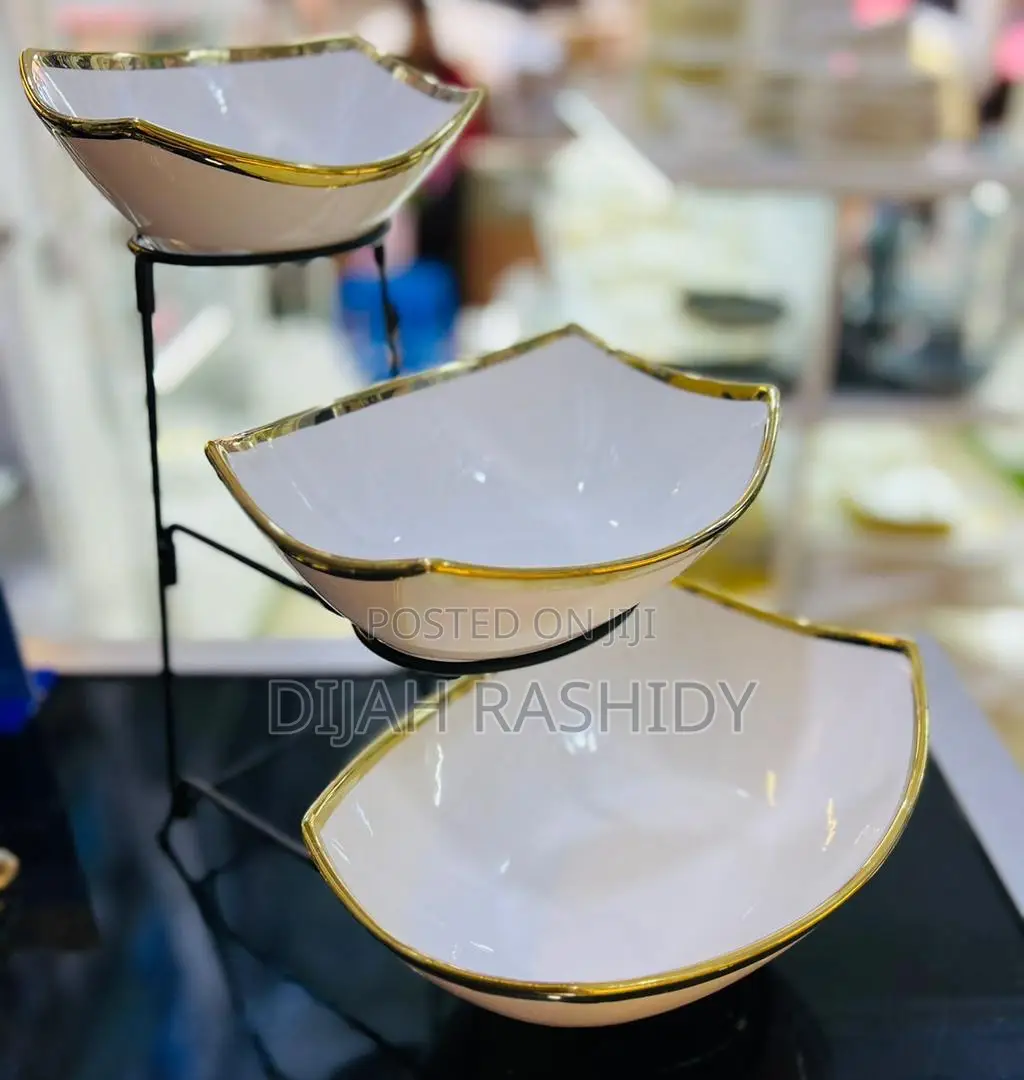 Salad Bowl With Stand