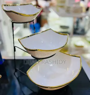 Salad Bowl With Stand
