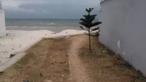 3bdrm House in Kawe Beach, Upanga East for rent