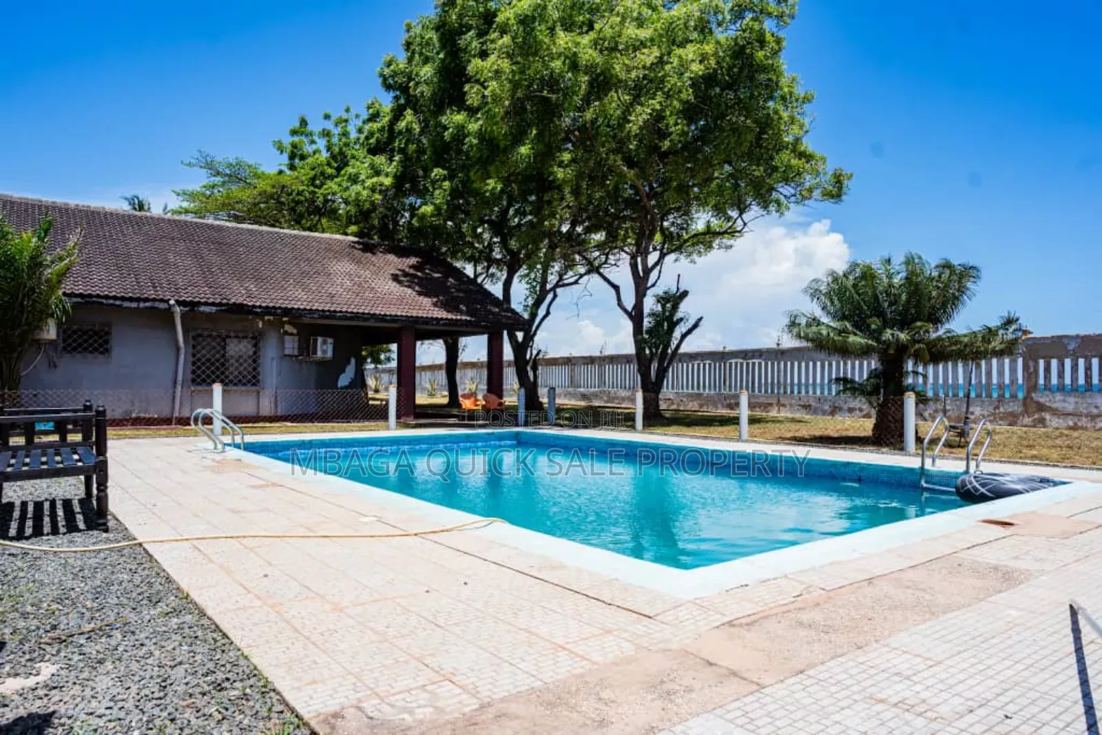 3bdrm Apartment in Kawe Beach for rent