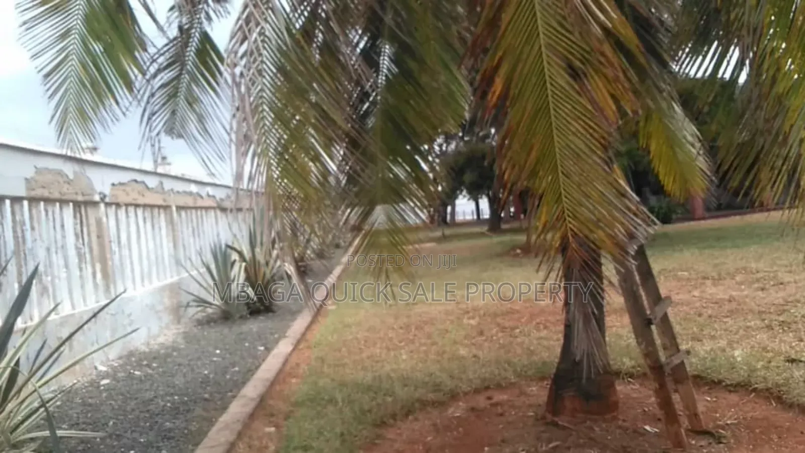3bdrm Apartment in Kawe Beach for rent