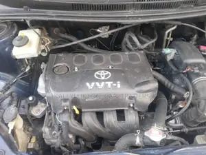 Toyota IST 2005 Silver