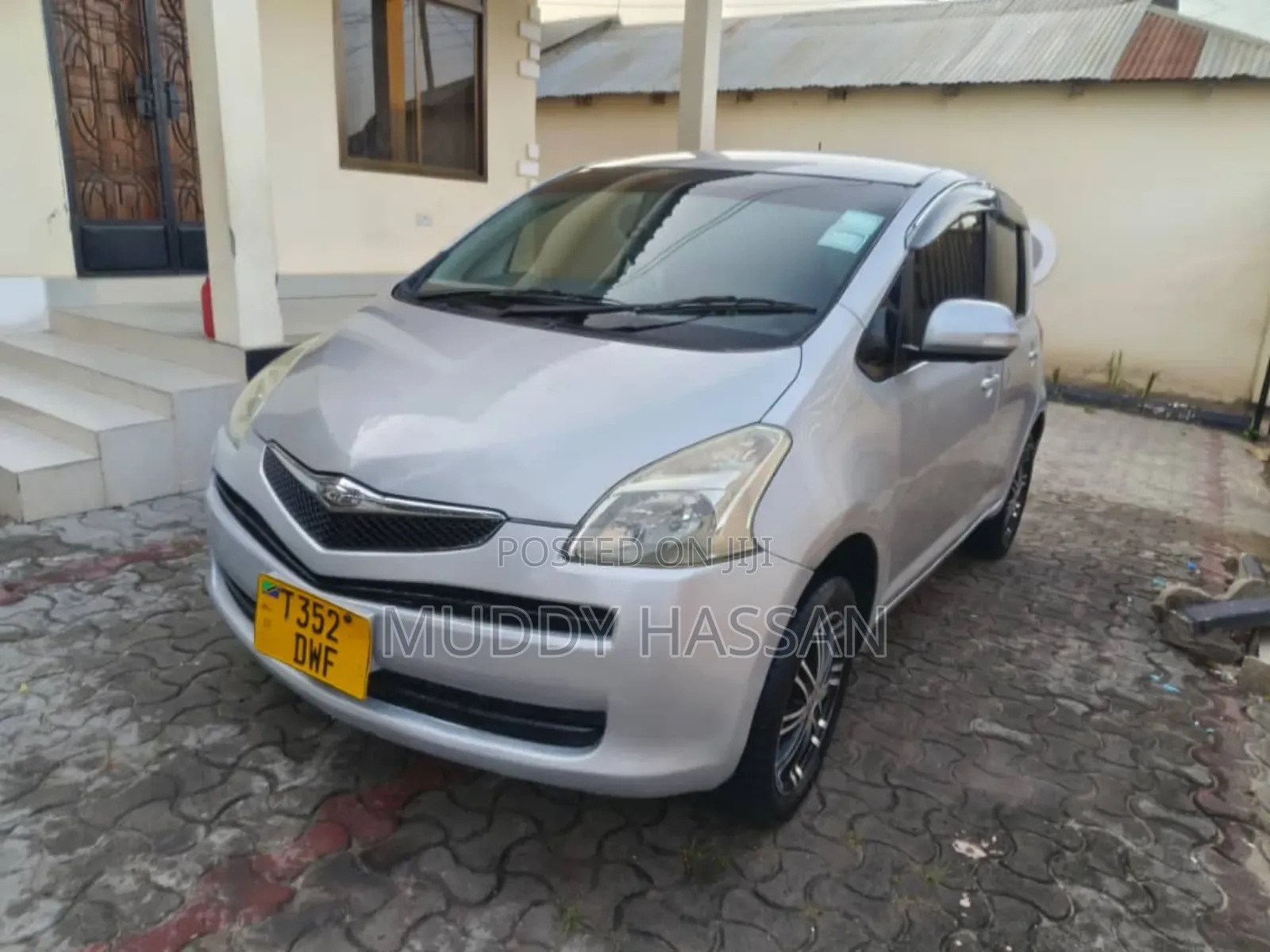 Toyota Ractis 2006 Silver