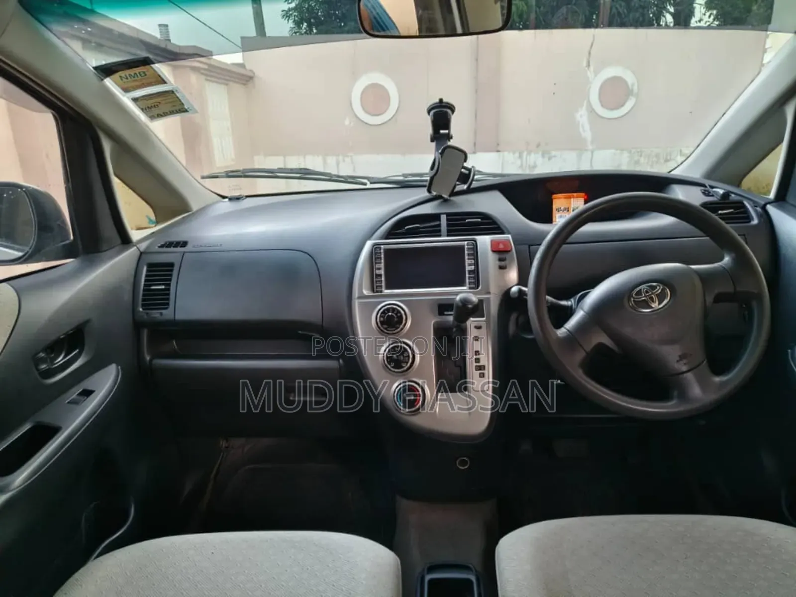 Toyota Ractis 2006 Silver