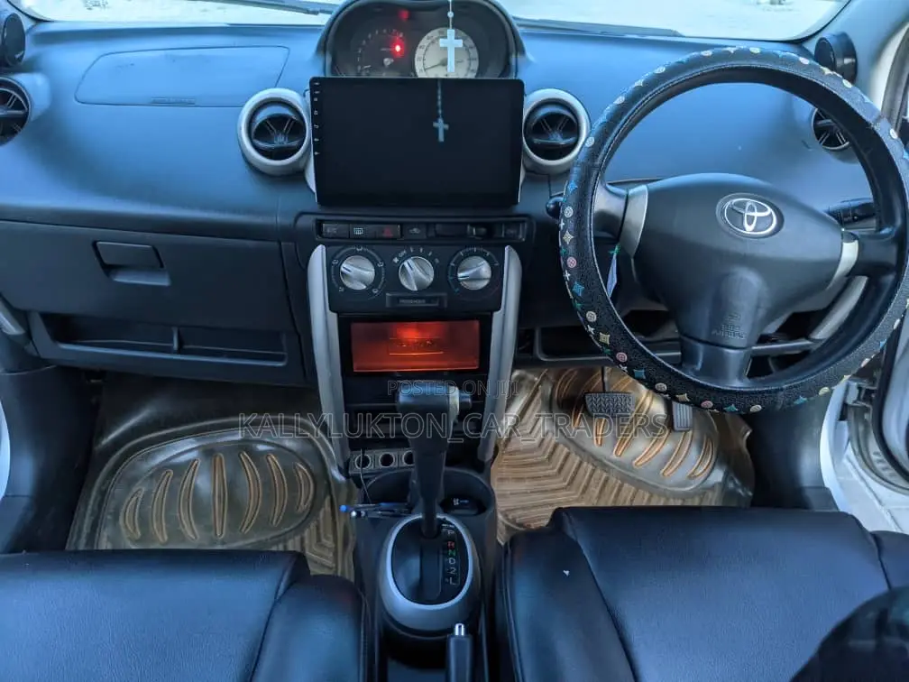 Toyota IST 2005 Silver