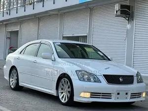 Toyota Crown Royale 2005 White