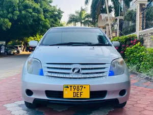 Toyota IST 2006 Silver