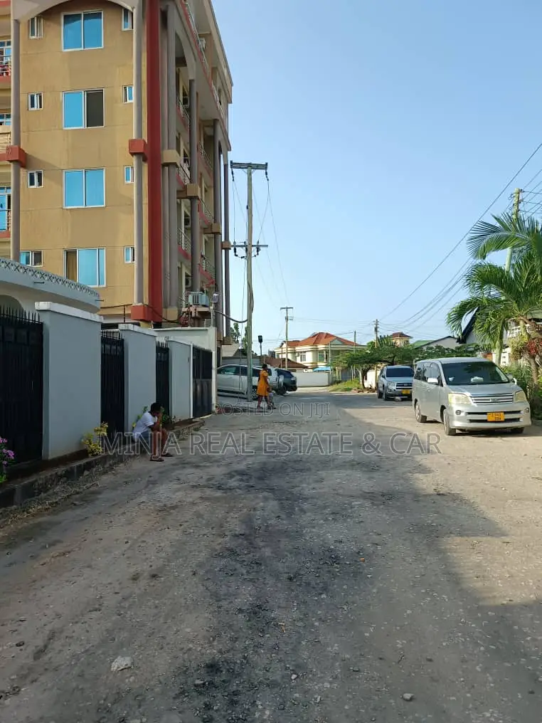 Plot With Demolished House for Sale in Kijitonyama Heko.