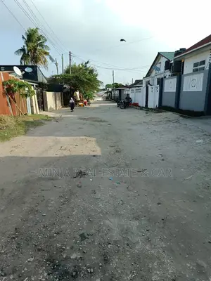 Plot With Demolished House for Sale in Kijitonyama Heko.
