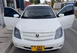 Toyota IST 2005 White